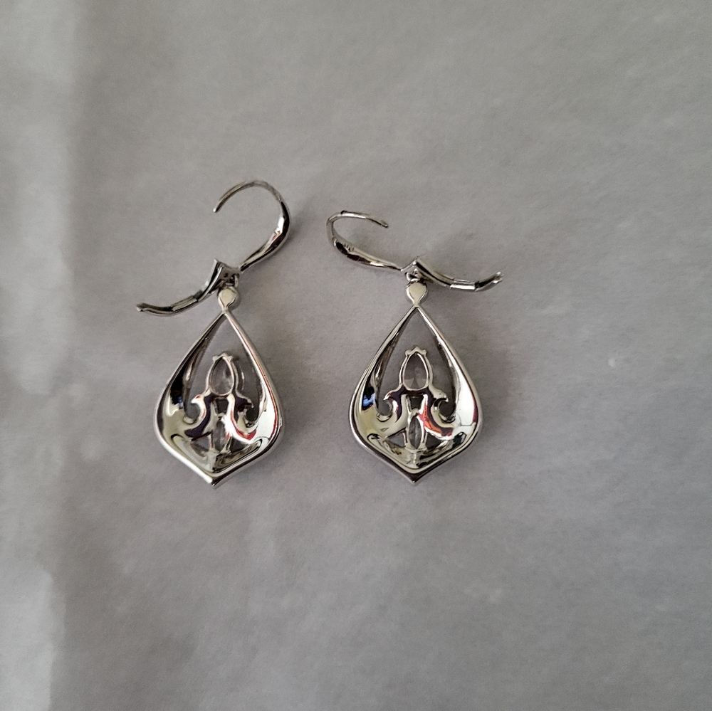 Elegant Silver Drop Earrings - Picture 3 of 4
